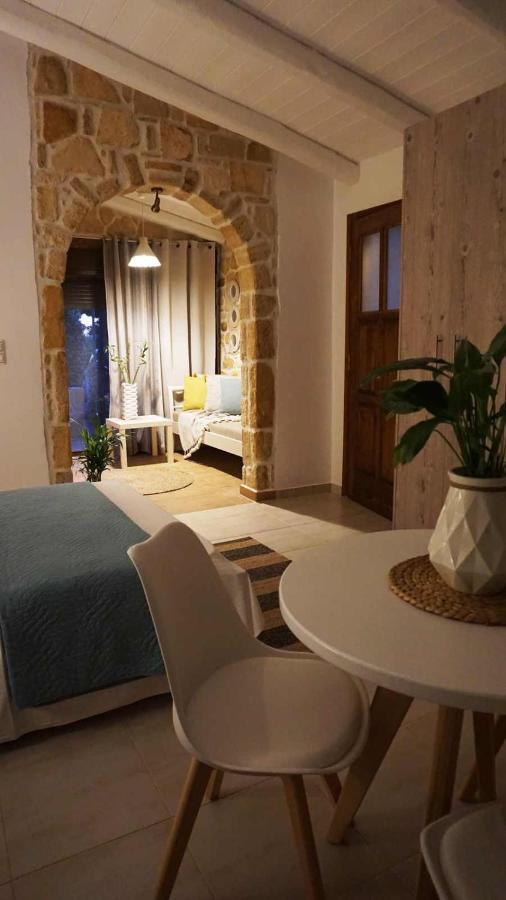 Studio Eleni - Oasis Holiday Houses Kokkinos Pyrgos Eksteriør billede