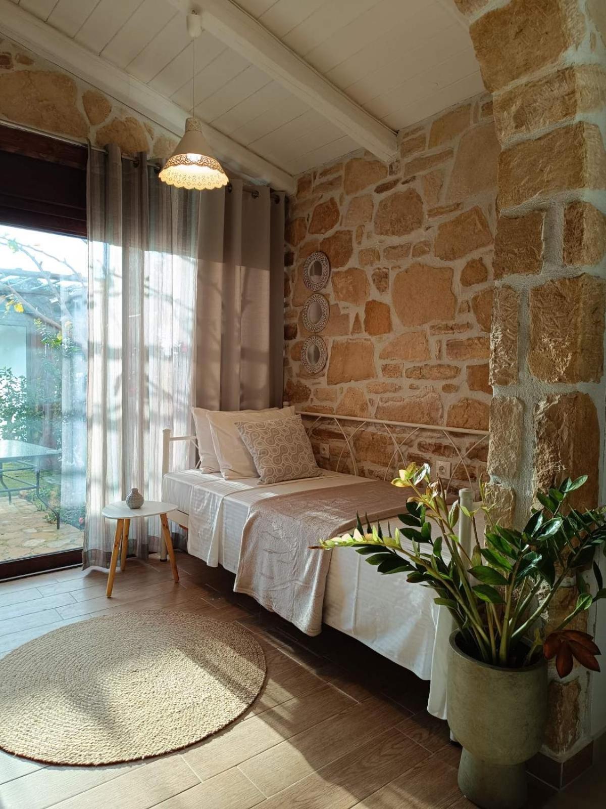 Studio Eleni - Oasis Holiday Houses Kokkinos Pyrgos Eksteriør billede