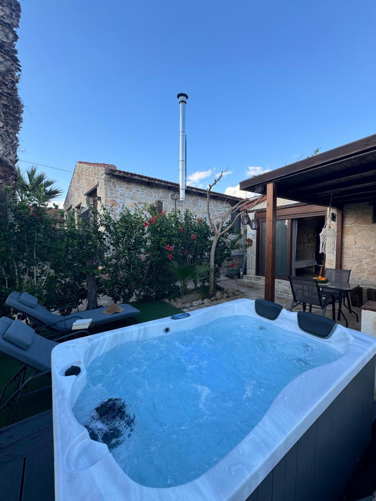 Studio Eleni - Oasis Holiday Houses Kokkinos Pyrgos Eksteriør billede